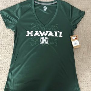 NWT University of Hawaii top M 8/10